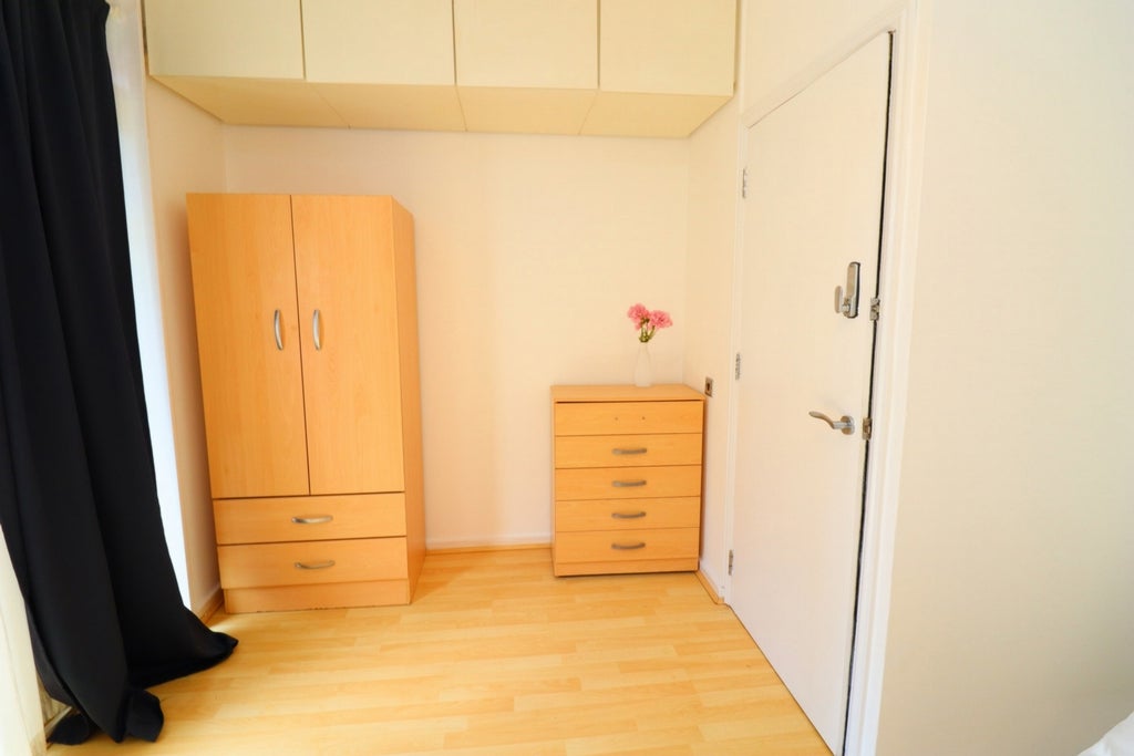 Room Globe Road in Greater London