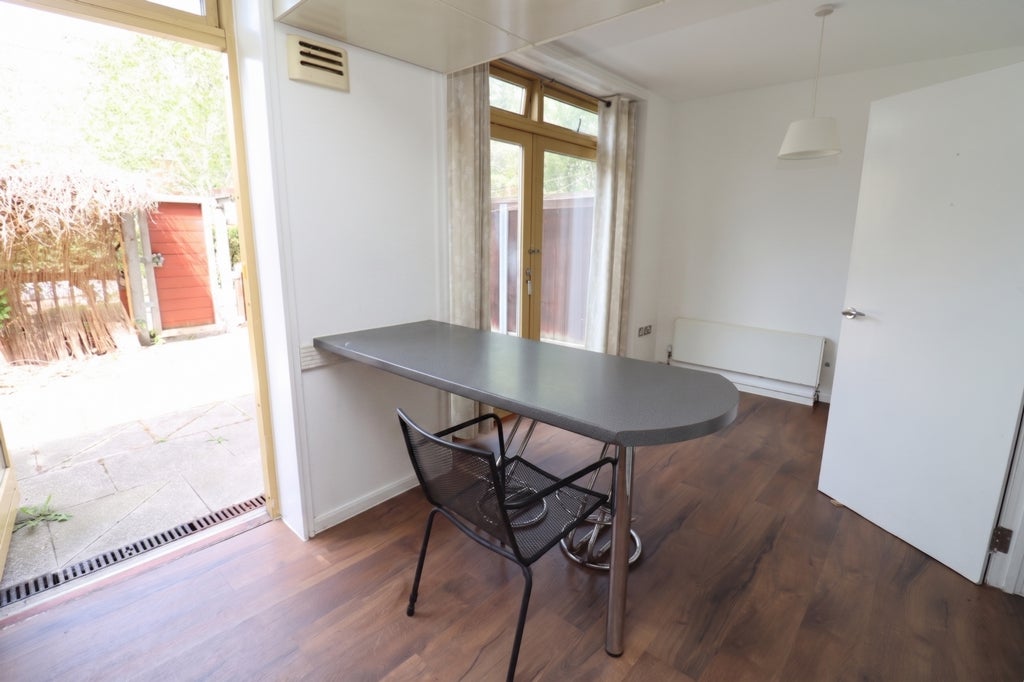 Room Globe Road in Greater London