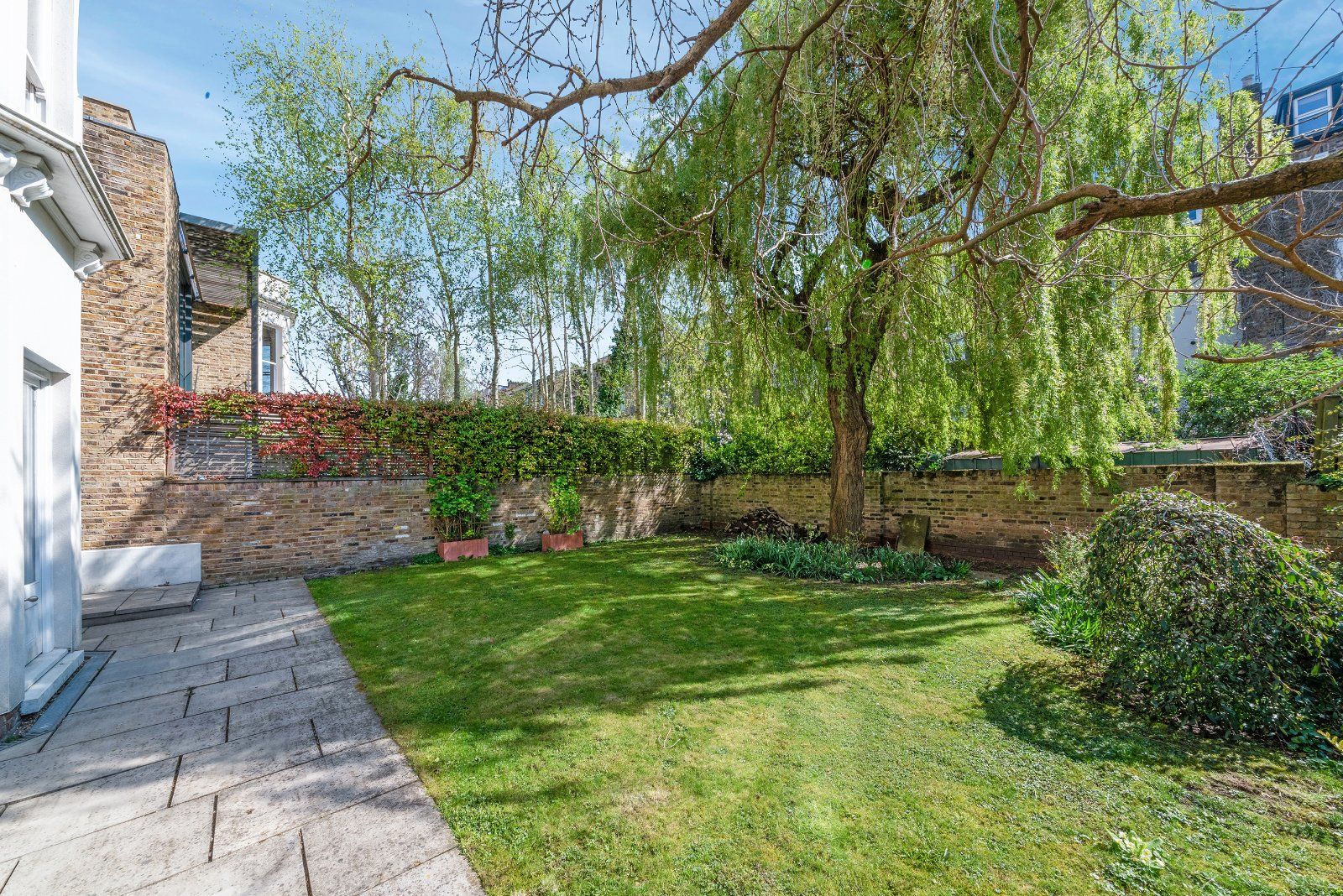 House Oxford Gardens in Greater London