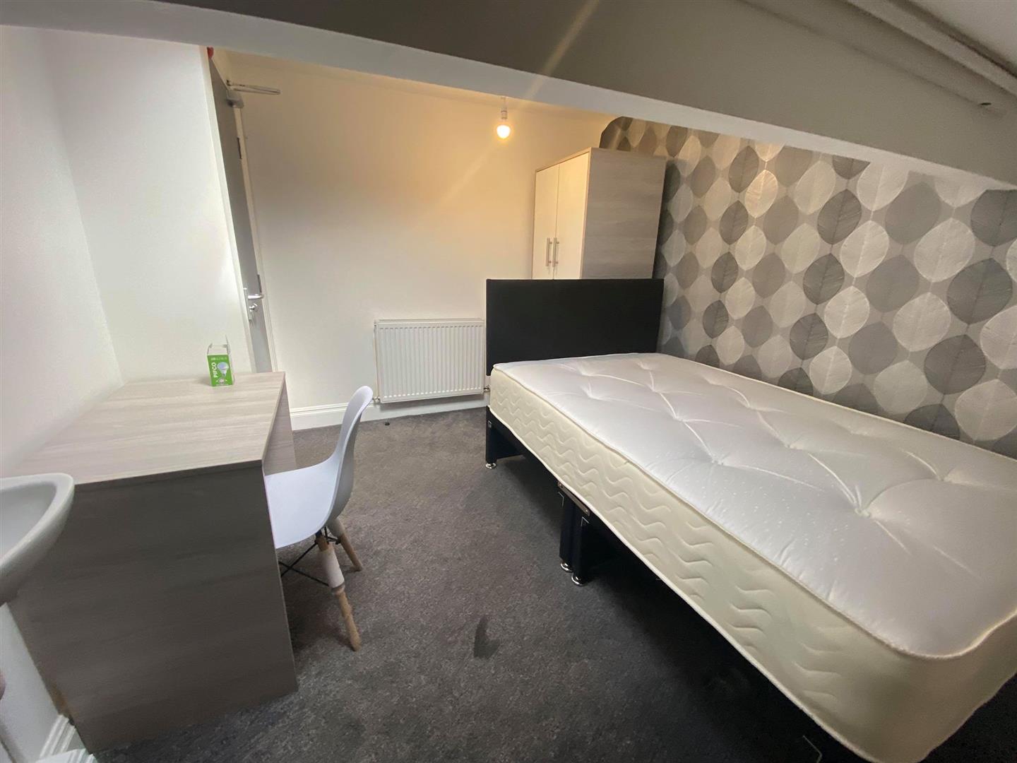 Room Dallas Street in Preston