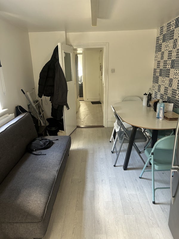 Room Alma Road in Greater London