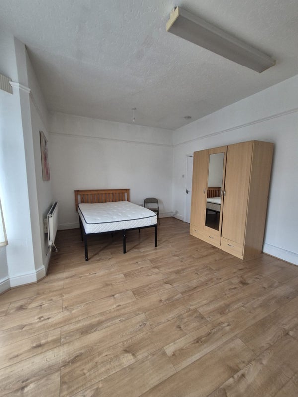 Room Park Road in Rugby