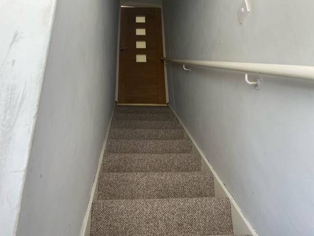 Flat Woodbine Close in Pembroke