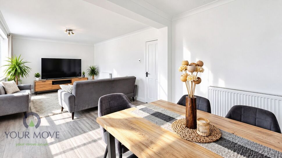 Flat Broomfield Road in Greater London