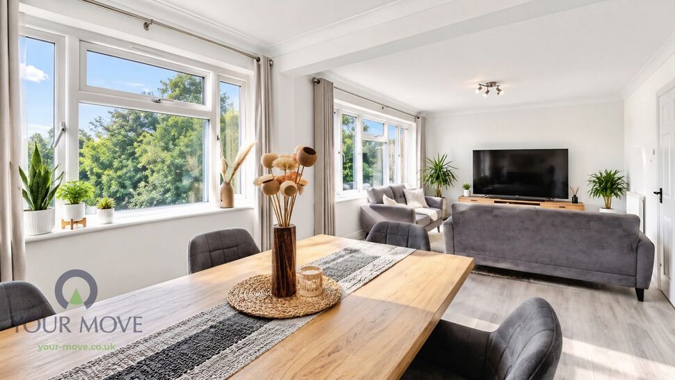 Flat Broomfield Road in Greater London
