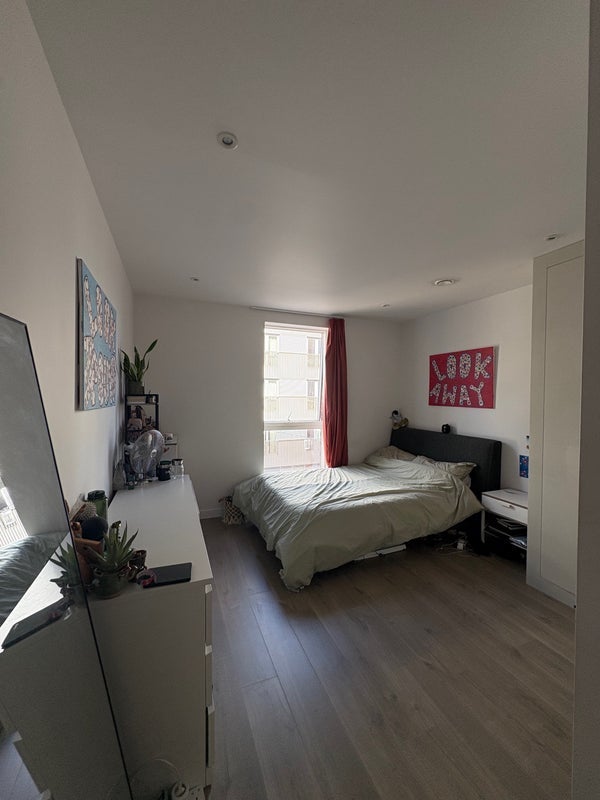 Flat Waterden Road in Greater London
