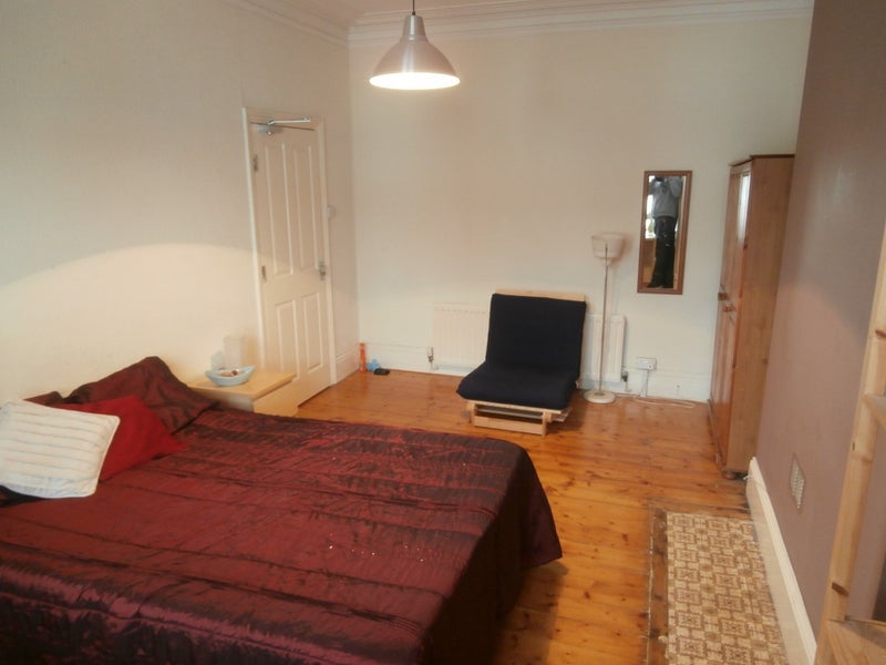 Room Woodbine Street in Gateshead