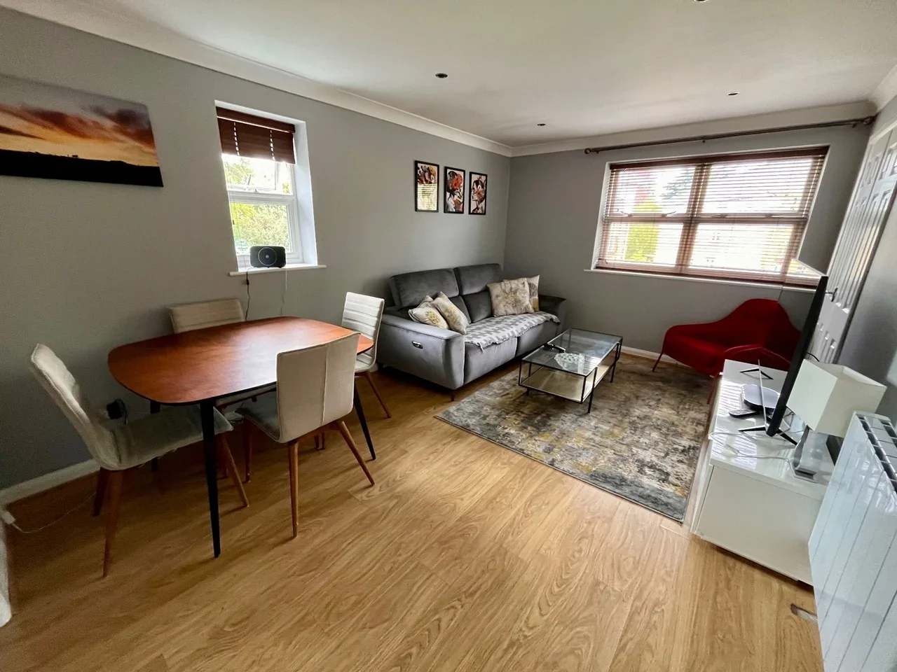Flat Fairfax Road in Greater London