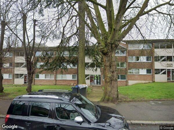 Flat Auckland Road in Greater London