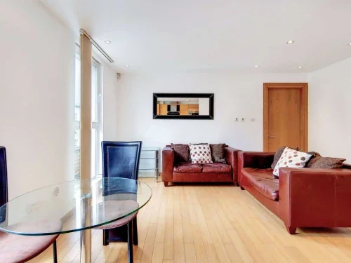Flat Westferry Road in London