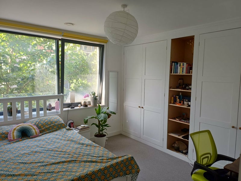 Room St Paul's Way in Greater London