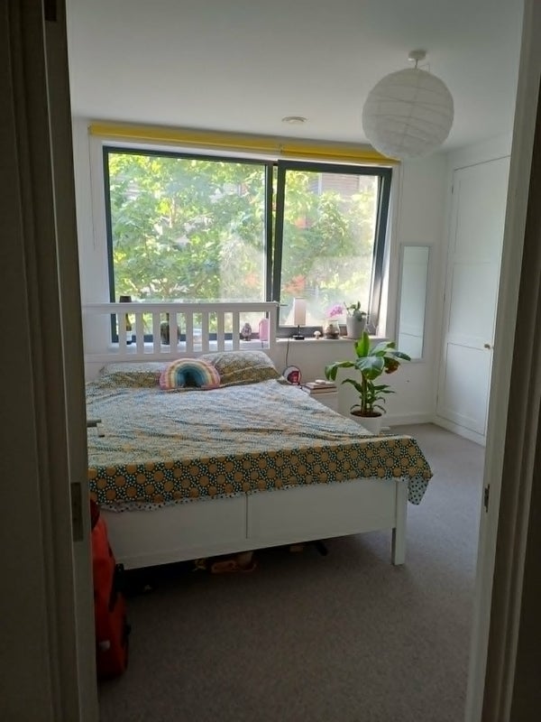 Room St Paul's Way in Greater London