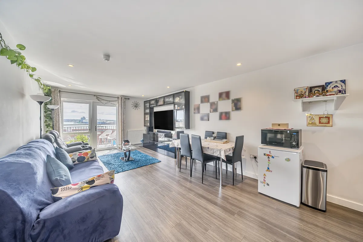 Flat John Thorneycroft Road in Southampton