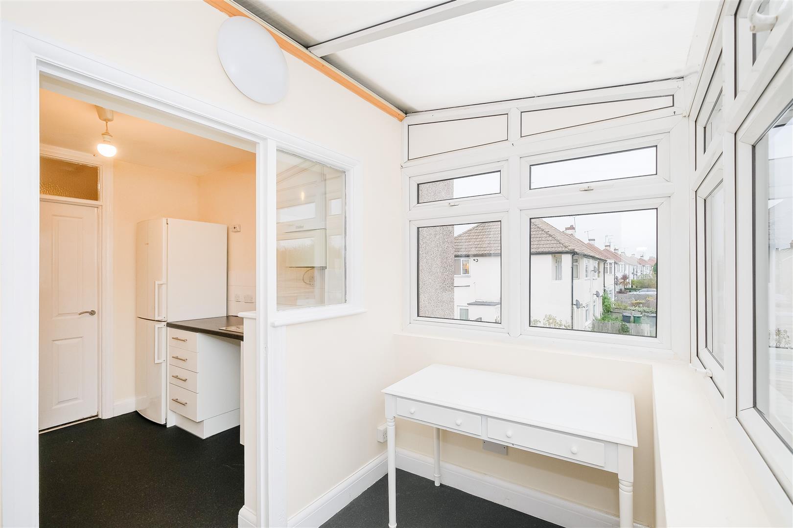 Flat Frances Road in Greater London