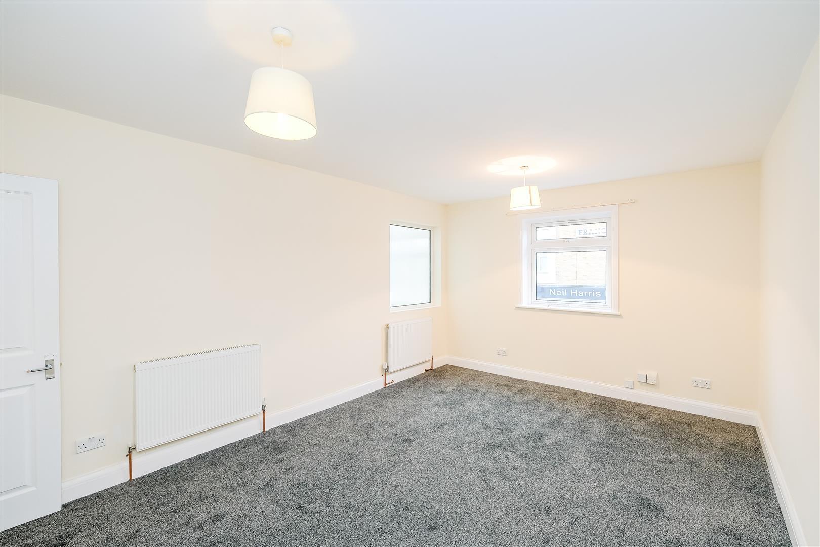 Flat Frances Road in Greater London