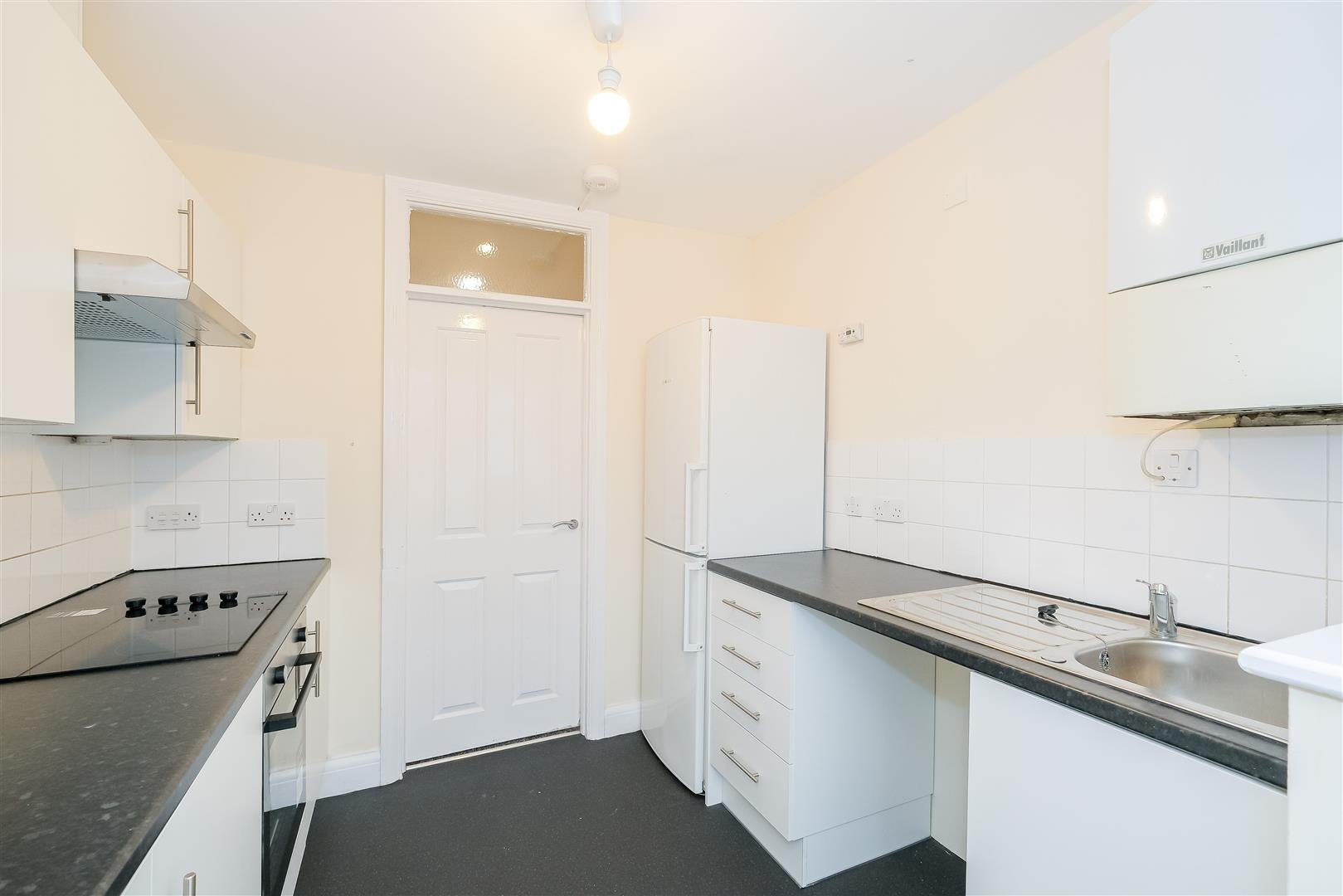 Flat Frances Road in Greater London