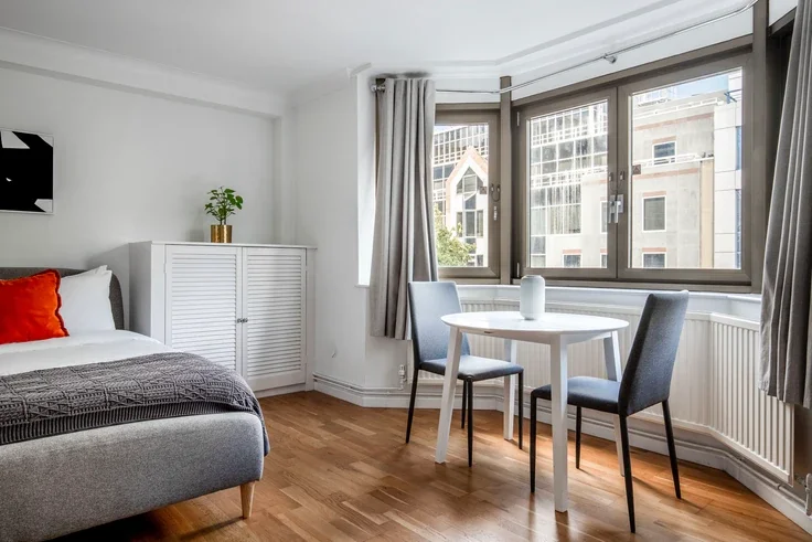 Flat Mansell Street in City of London