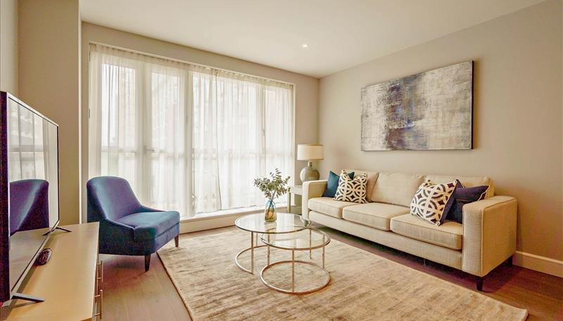 Flat Westferry Circus in Greater London