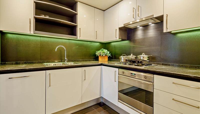 Flat Westferry Circus in Greater London