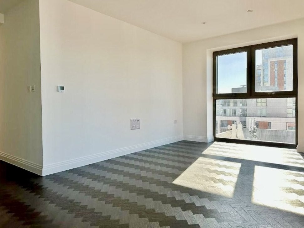 Flat Laura Place in Greater London
