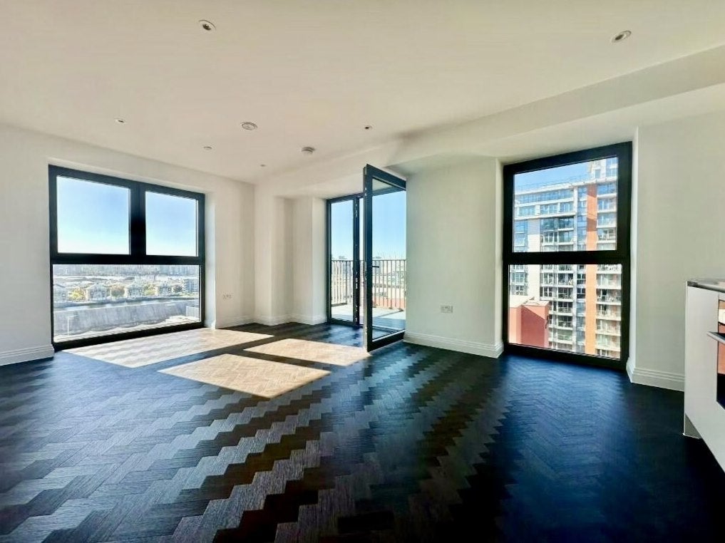 Flat Laura Place in Greater London
