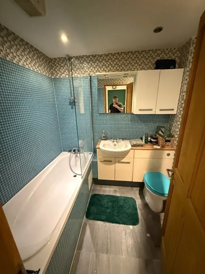 Flat Honey Close in Greater London