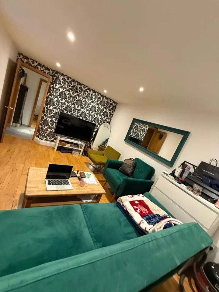 Flat Honey Close in Greater London