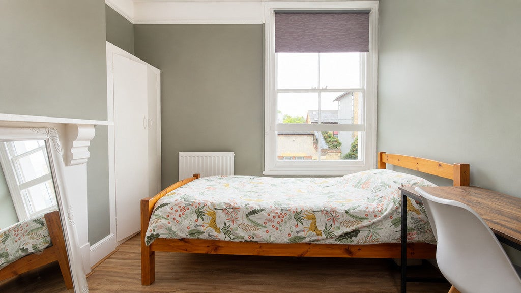 Room Hills Road in Cambridge