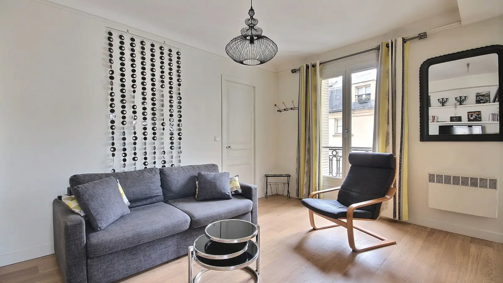 Flat Rue Dussoubs in Paris
