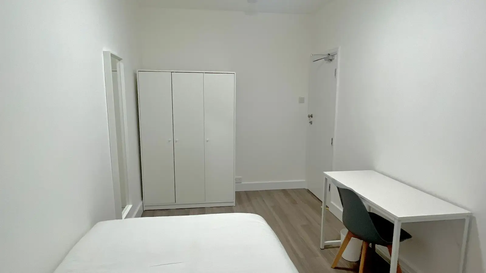 Room Pattison Road in Greater London
