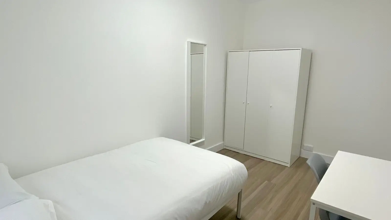Room Pattison Road in Greater London