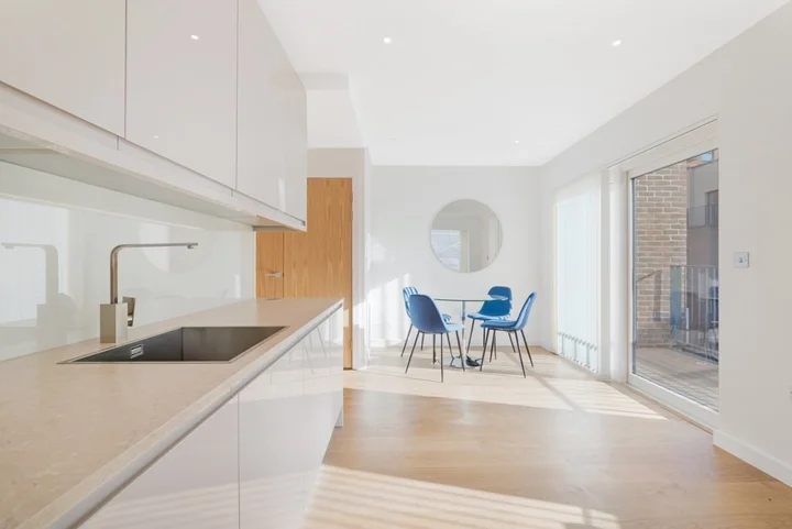 Flat Felar Walk in Greater London