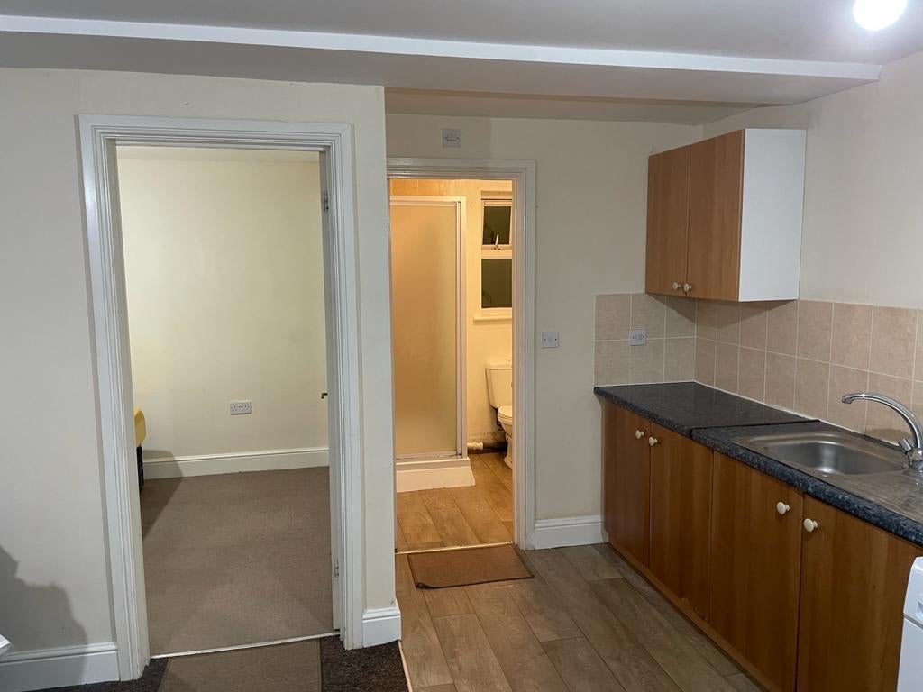Flat Yarmouth Road in Watford