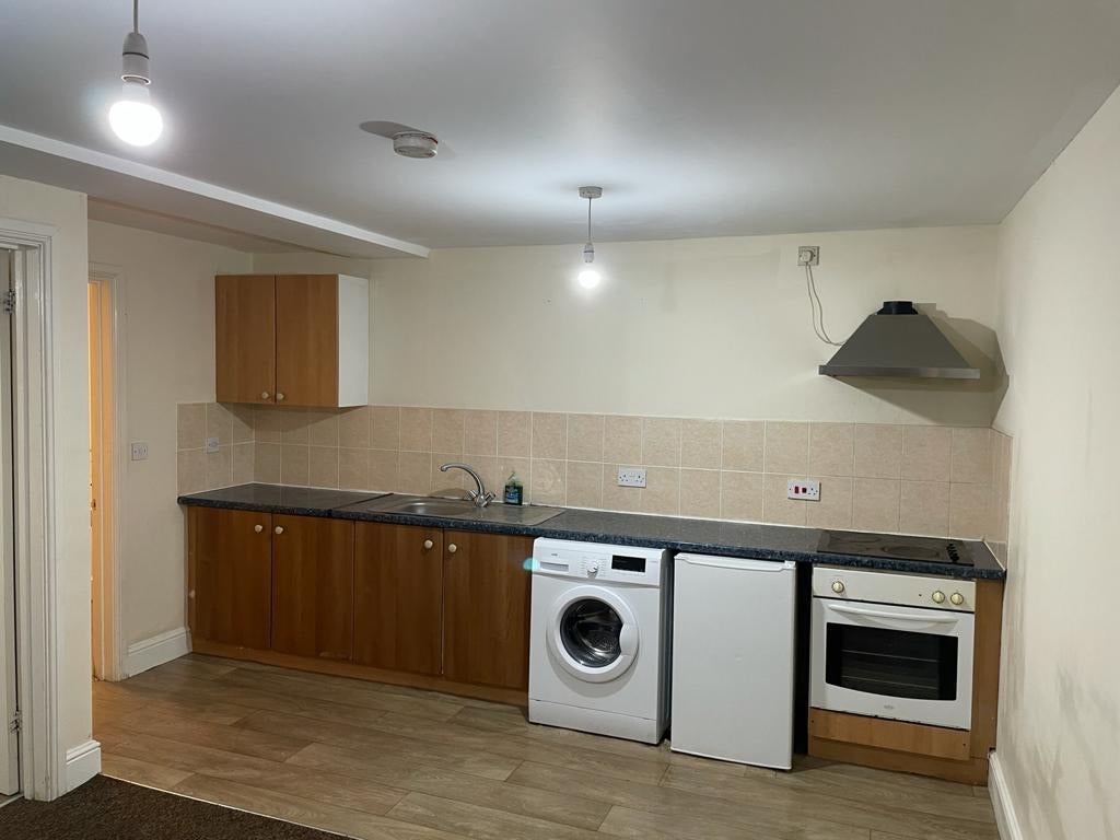 Flat Yarmouth Road in Watford