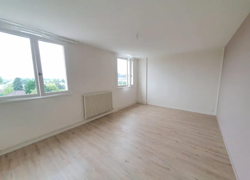 Flat Allée Jacques Chevalier in Saint-Cyr-sur-Loire