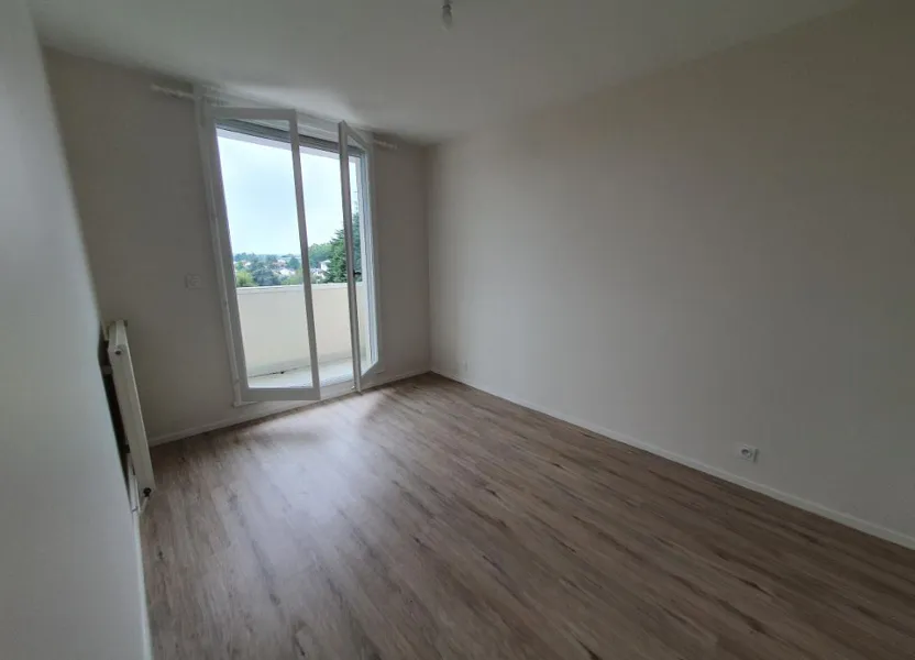 Flat Allée Jacques Chevalier in Saint-Cyr-sur-Loire