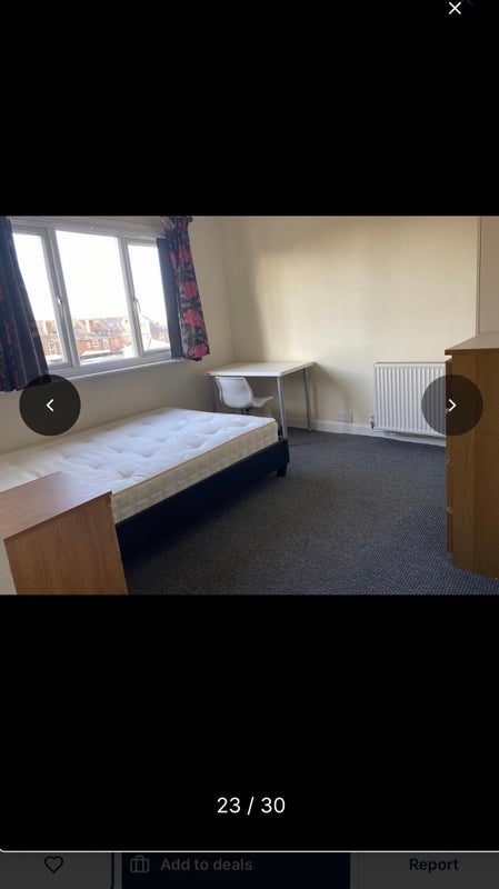 Room Mostyn Road in Birmingham