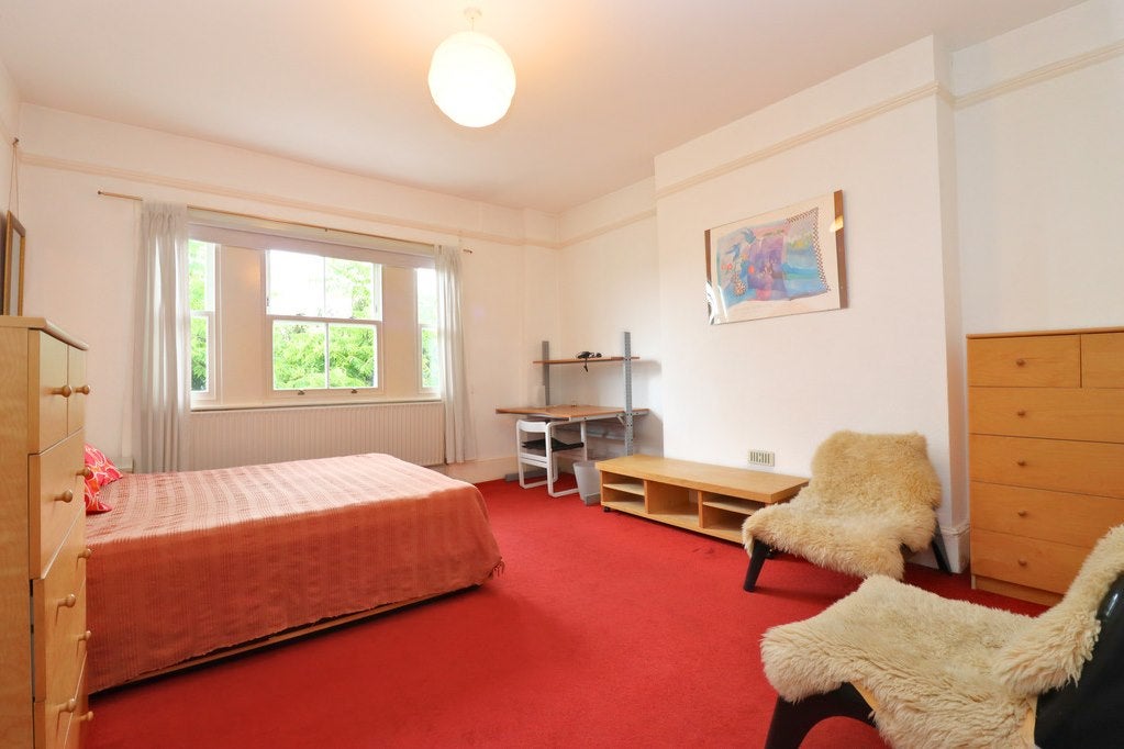 Flat Catherine Road in Greater London