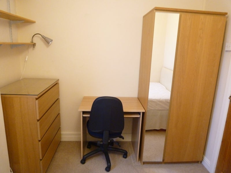 Room Argie Road in Leeds