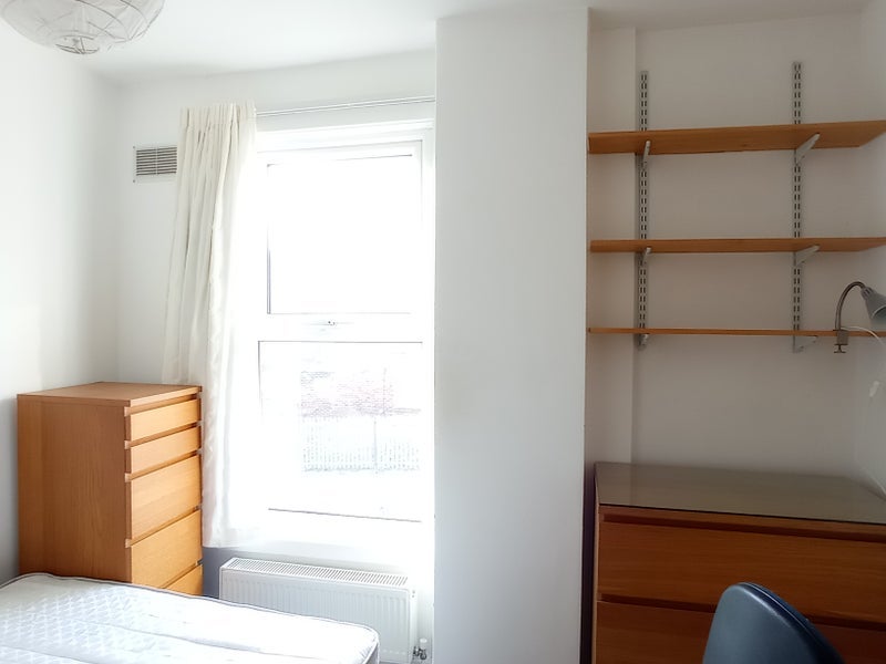 Room Argie Road in Leeds