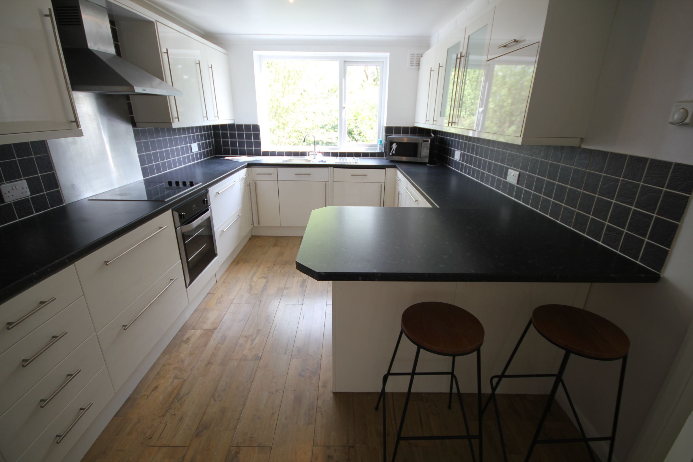 Flat Devonshire Road in Greater London