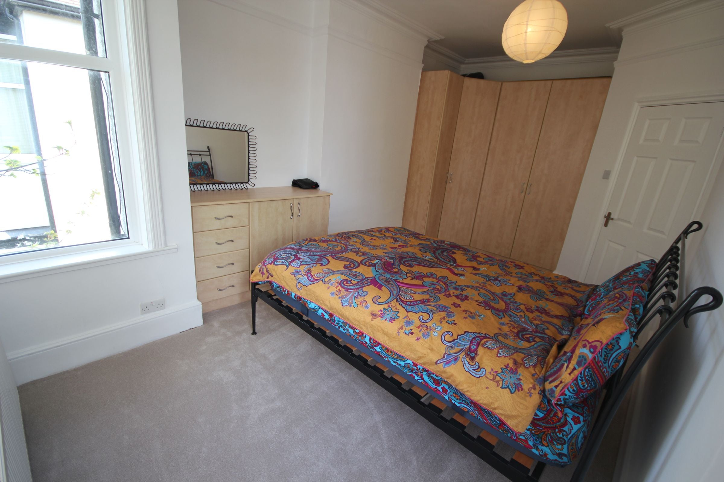 Flat Devonshire Road in Greater London