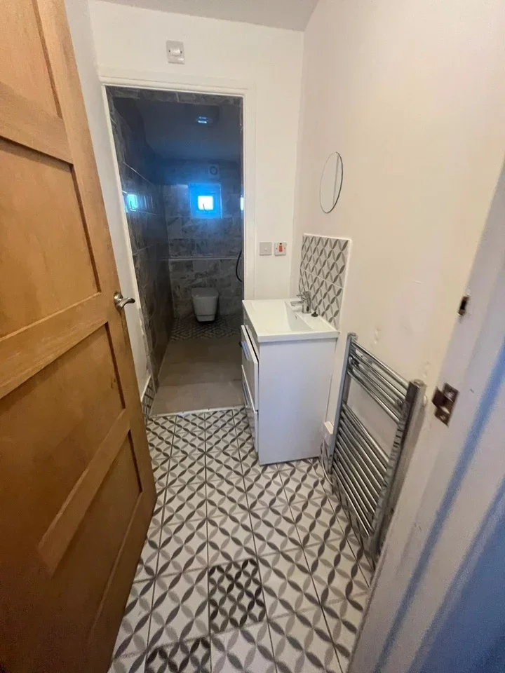 Room Rainham Road in Gillingham