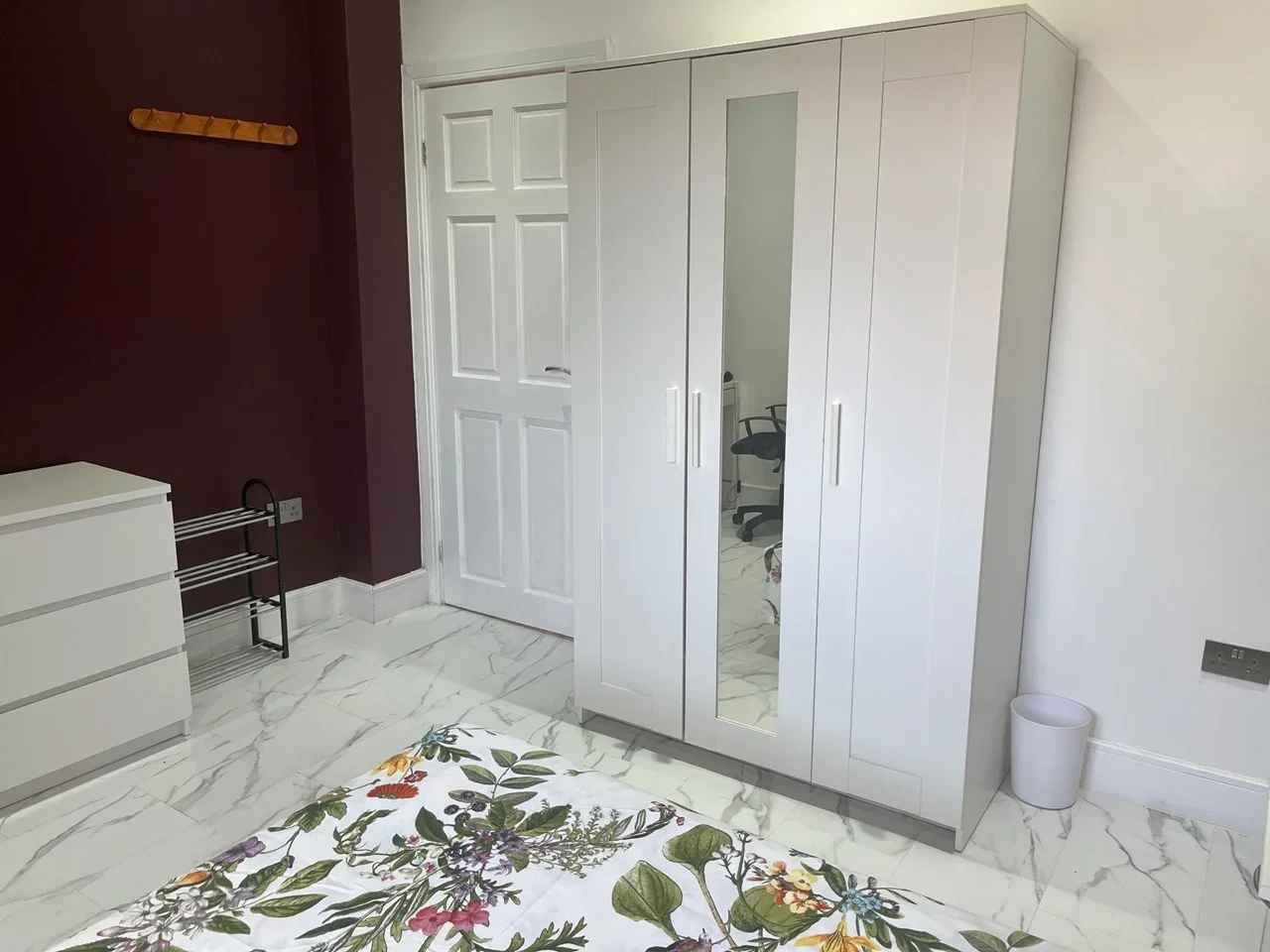 Room Grosvenor Avenue in Greater London