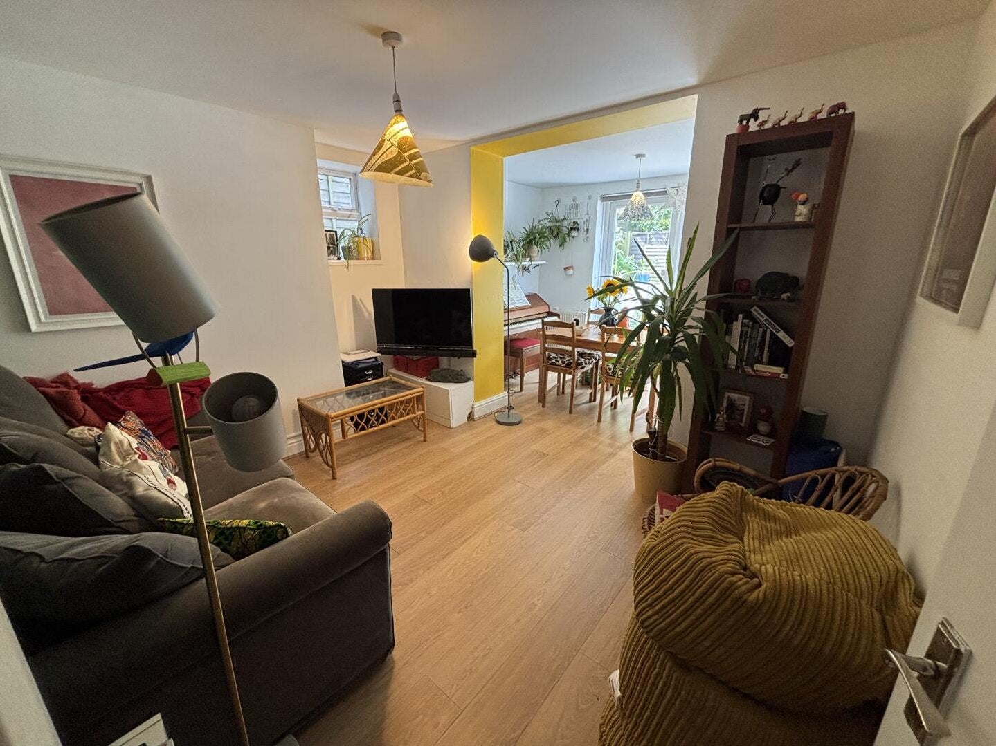 Flat Clifton Road in Greater London