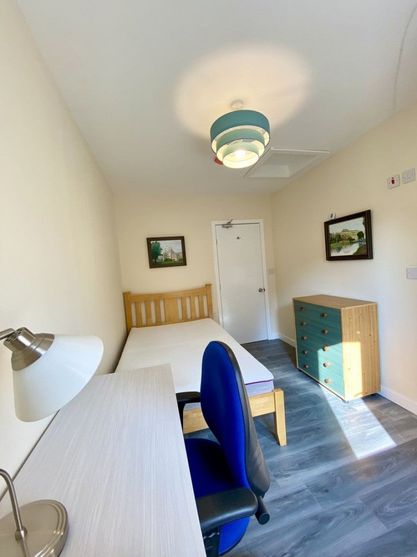 Flat Broadlands Road in Southampton