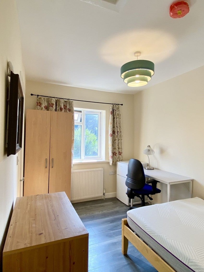 Flat Broadlands Road in Southampton