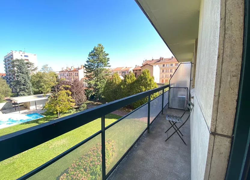 Flat Avenue Lacassagne in Lyon