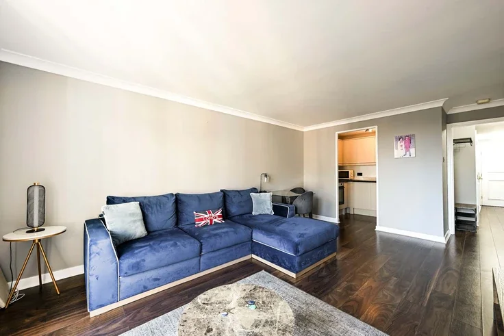 Flat Admiral Walk in City of Westminster