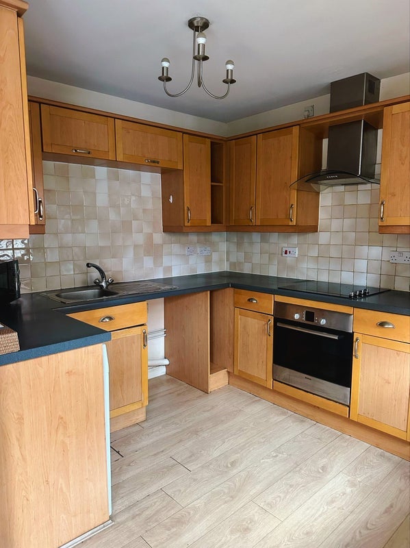 Room Hirst Crescent in Greater London